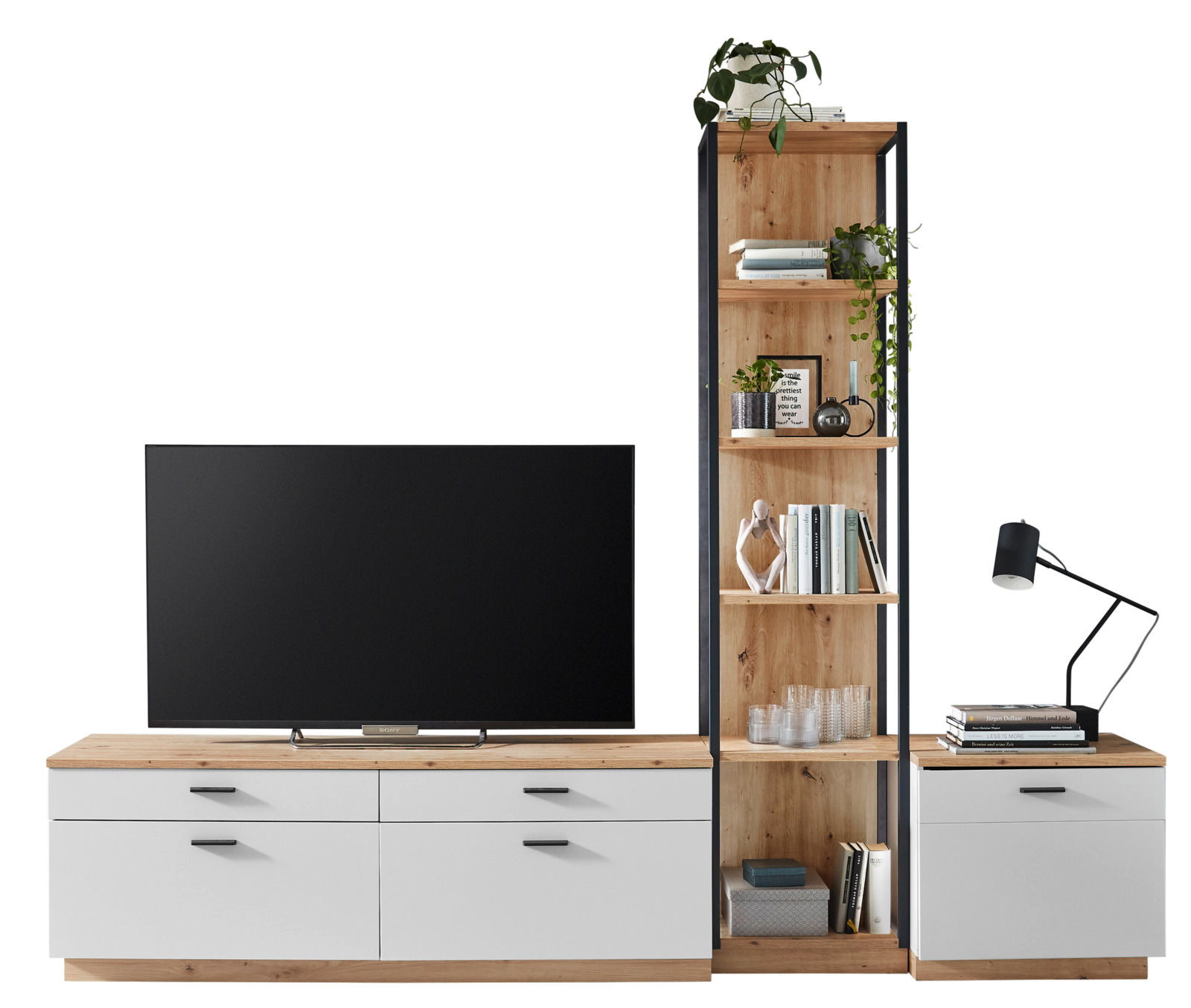 XORA Wandkombination BAMEOS Frontale Ansicht einer modernen Wandkombination mit TV-Schrank, Bücherregal und Schubladen in Holzoptik und Weiß, dekoriert mit Pflanzen und Büchern.