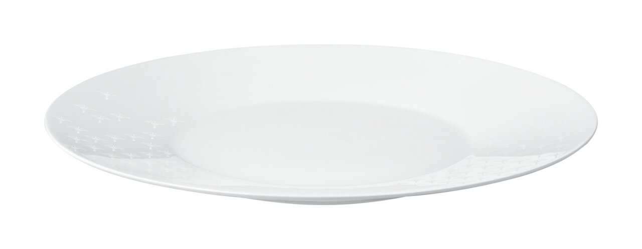 Eleganter weißer Platzteller mit dezentem Muster, seitliche Perspektive
