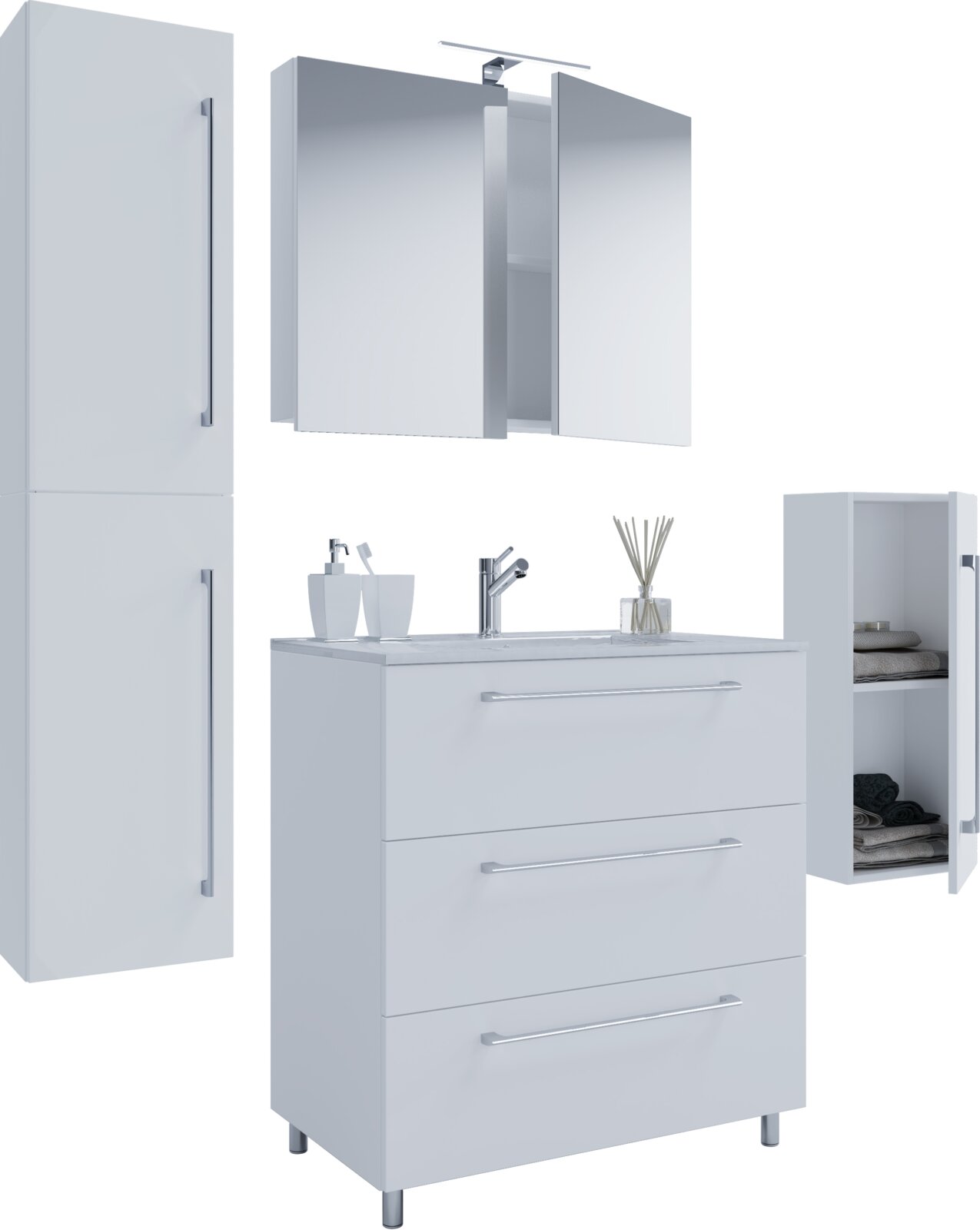 Weißes Badmöbel-Set mit Waschtischunterschrank mit drei Schubladen, Hochschrank, Spiegelschrank mit geöffneten Türen und LED-Aufsatzleuchte sowie Seitenschrank mit offener Tür, freigestellte Frontansicht in leichter Perspektive von vorn