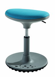 Moderner Kinderhocker mit blauem Sitzpolster und grauer Basis, seitliche Perspektive