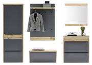 Moderne Garderobenmöbel in Anthrazit und Eiche: hoher Schrank, Wandpaneel mit Ablage und Haken sowie Sitzbank und Kommode mit Spiegel, jeweils in Frontalansicht.