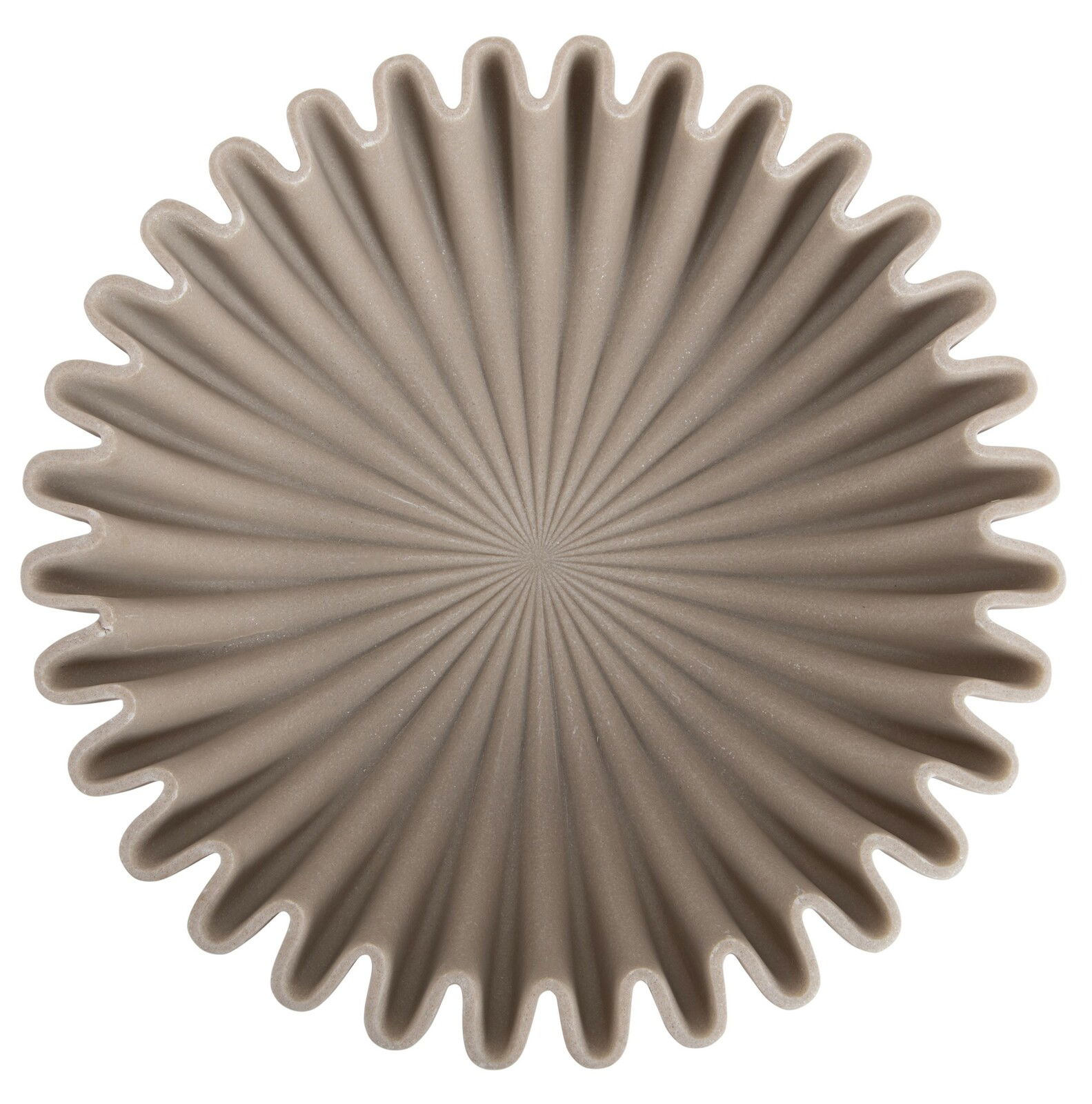 Obenansicht einer großen, hellgrauen Schale mit wellenförmigem Rand und strahlenförmigem Muster.