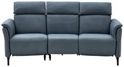 Frontale Ansicht eines modernen, blauen 3-Sitzer Rundsofas mit verstellbaren Kopfstützen und eleganten Nähten.