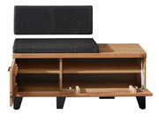 Frontale Ansicht einer XL-Garderobenbank aus Holz mit schwarzem Polster und offenen Fächern zur Aufbewahrung.