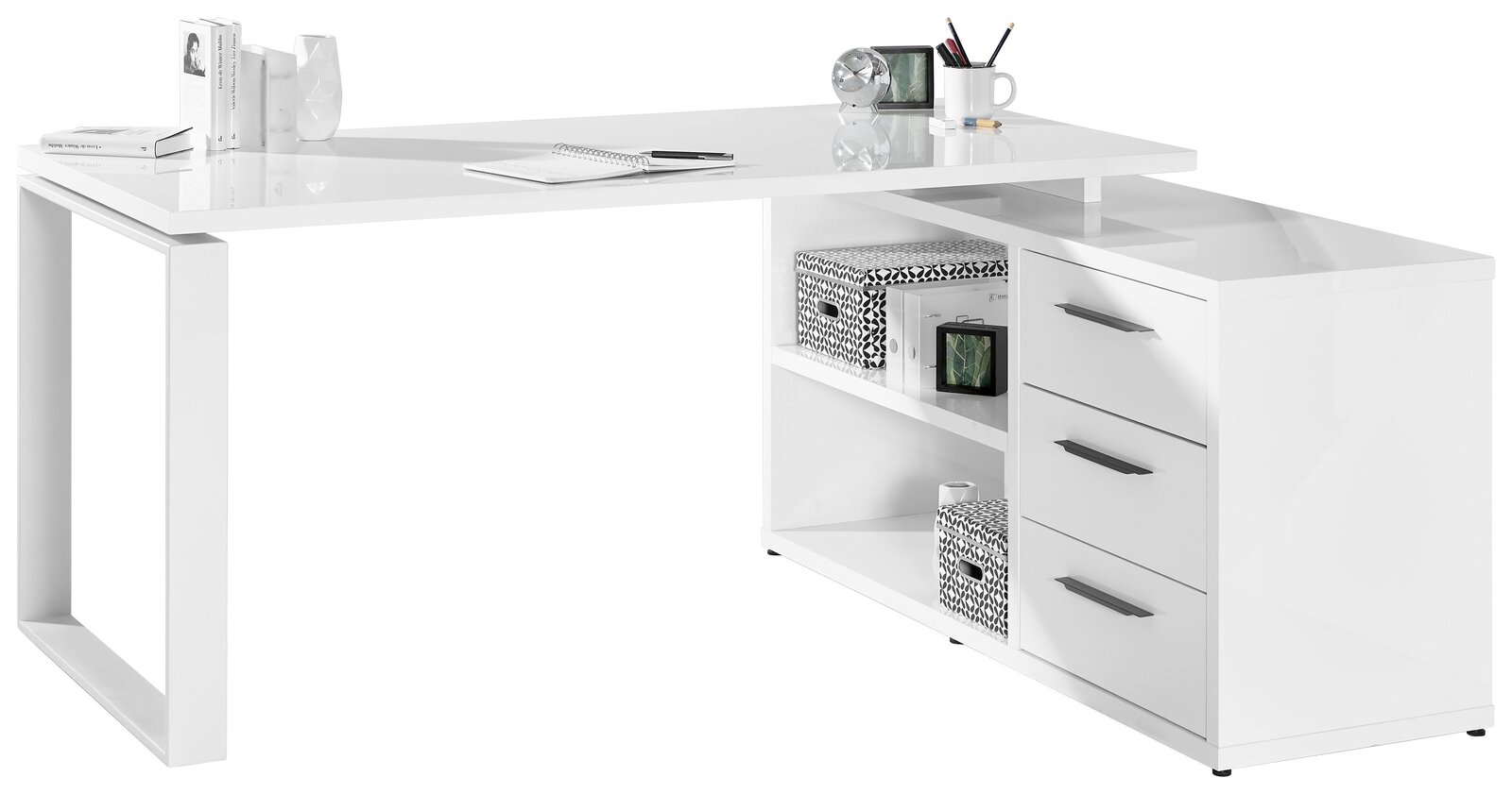 Moderner weißer Eck-Schreibtisch mit glänzender Oberfläche, drei Schubladen und offenen Regalfächern, seitliche Perspektive.