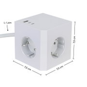 Witte stekkerdoos met drie stopcontacten en USB-aansluitingen, gezien vanuit een schuine hoek van bovenaf, met een kabel van 1,4 m lang.