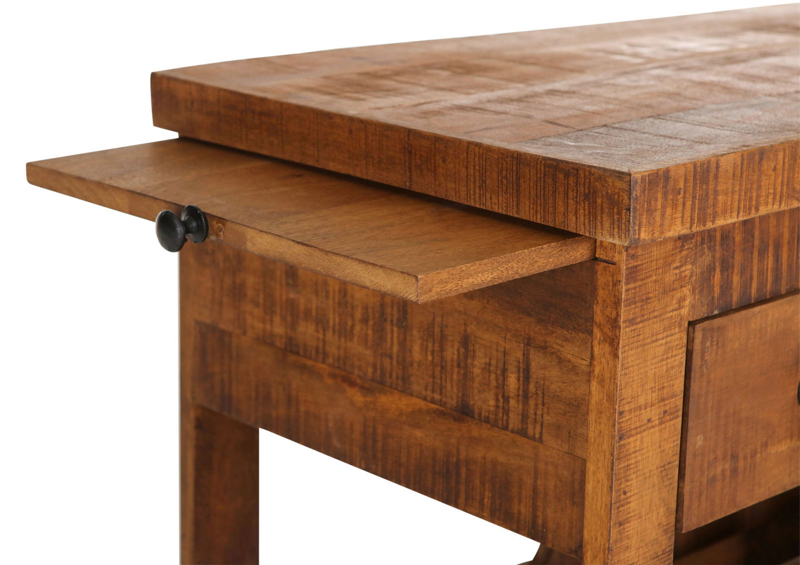 Nahaufnahme eines rustikalen Servierwagens aus Holz mit ausziehbarem Tablett, seitliche Perspektive.