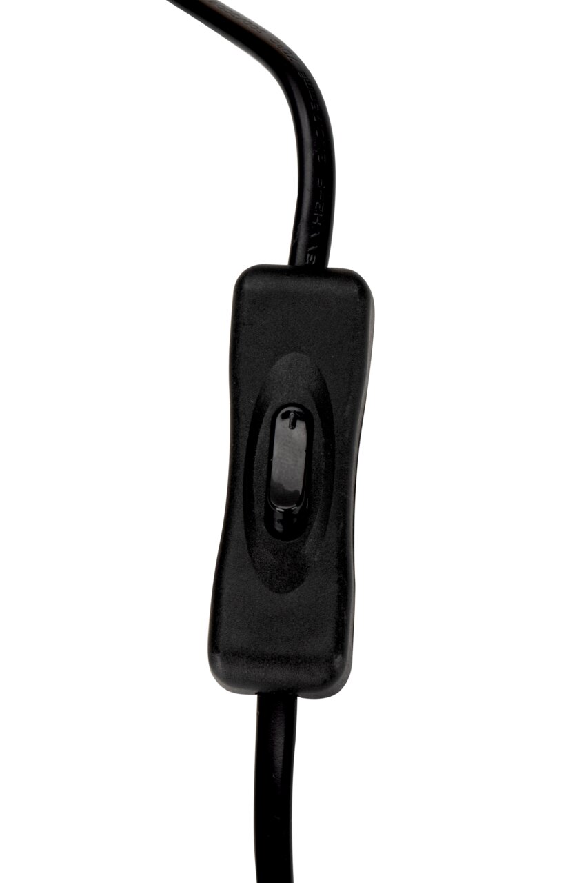 Nahaufnahme eines schwarzen Kippschalters an einem Kabel, vertikale Perspektive