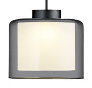 Moderne LED-Pendelleuchte KLARA mit zylindrischem, transparentem Schirm, seitliche Perspektive