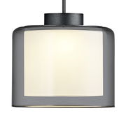 Moderne LED-Pendelleuchte KLARA mit zylindrischem, transparentem Schirm, seitliche Perspektive