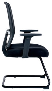 Moderner schwarzer Besucherstuhl mit Netzrückenlehne und Armlehnen, seitliche Ansicht