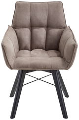 Frontansicht eines bequemen Armlehnenstuhls mit gepolstertem Sitz und Rückenlehne in neutralem Braunton, auf schwarzen Holzbeinen.