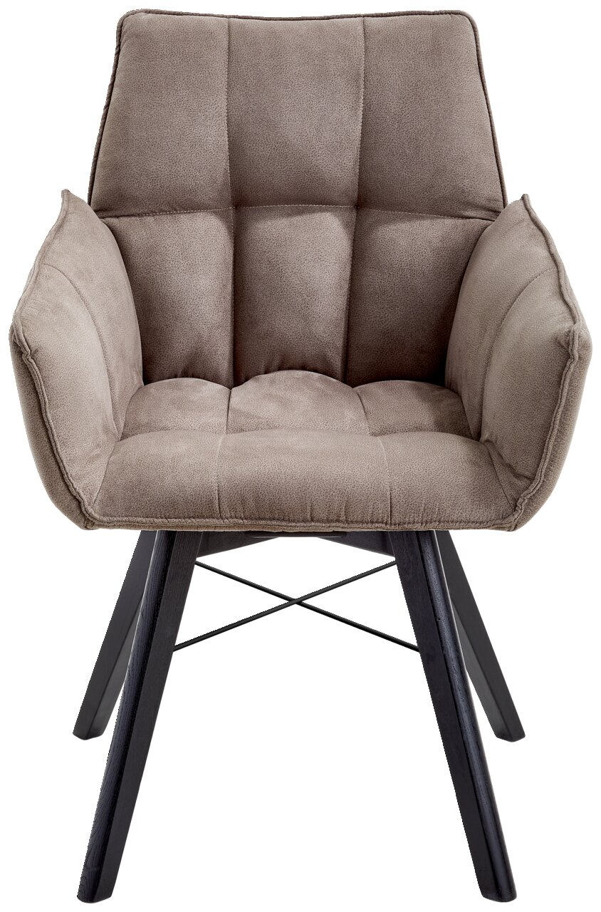 Frontansicht eines bequemen Armlehnenstuhls mit gepolstertem Sitz und Rückenlehne in neutralem Braunton, auf schwarzen Holzbeinen.