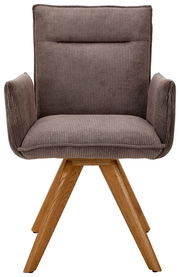 Frontansicht eines Armlehnstuhls mit braunem Stoffbezug und Holzbeinen