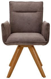 Frontansicht eines Armlehnstuhls mit braunem Stoffbezug und Holzbeinen