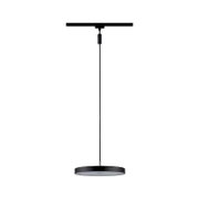 Zwarte, moderne Hildor-hanglamp met rail, gezien vanaf de voorkant, met een ronde, platte lampenkap en een slanke kabel.