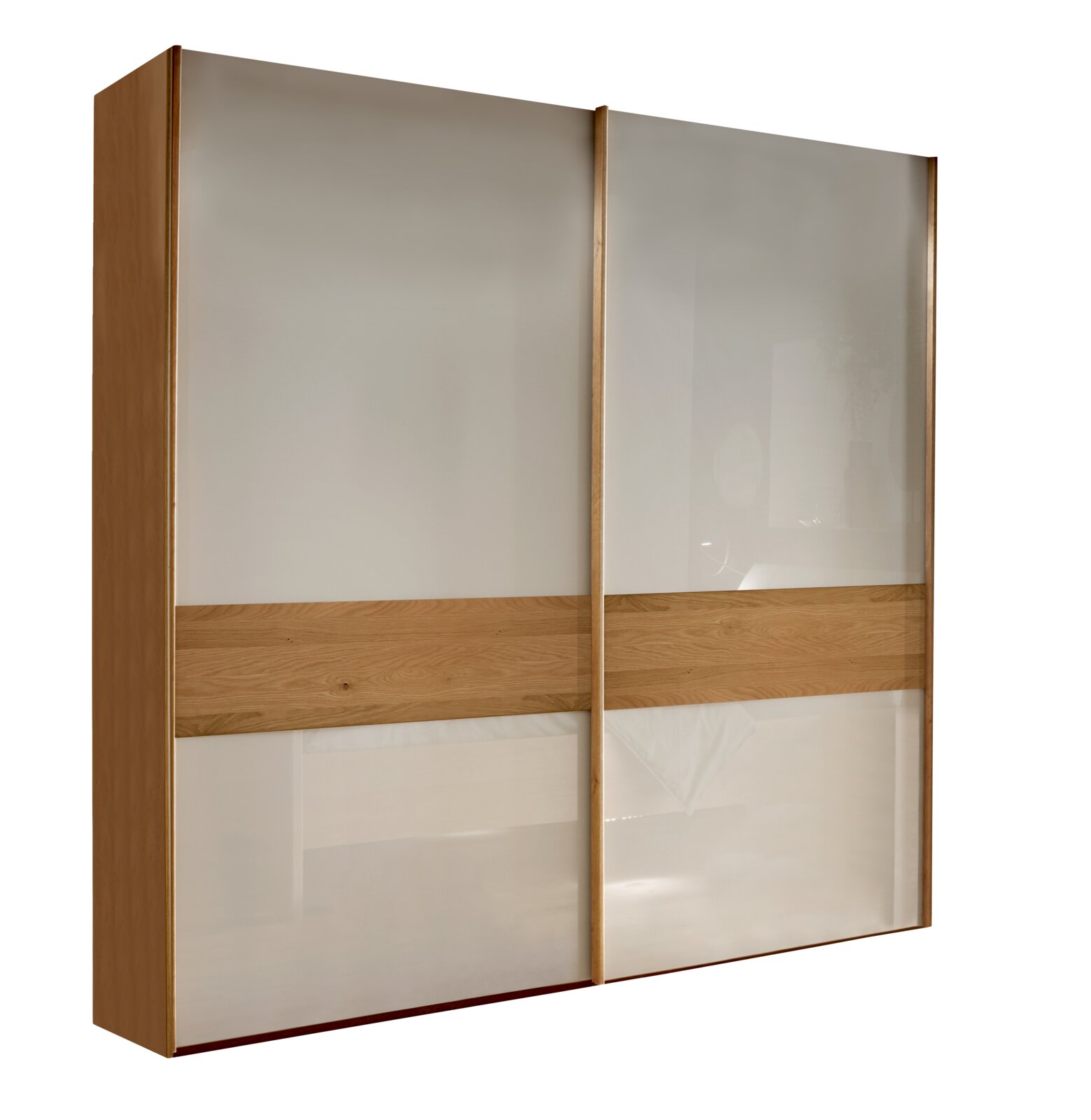 Moderner Kleiderschrank mit zwei Schiebetüren, weiß glänzenden Fronten und horizontalem Holzband, Seiten in Holzoptik, freigestellt auf weißem Hintergrund, Perspektive: leicht schräg von vorne links.