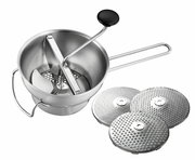 Passiergerät aus Edelstahl mit Kurbel und drei auswechselbaren Scheiben, Ansicht von oben.