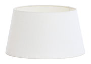 Weißer, runder Lampenschirm aus Stoff, seitliche Perspektive