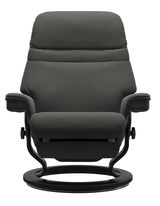 Einzelsessel in dunklem Stoff, Frontalansicht