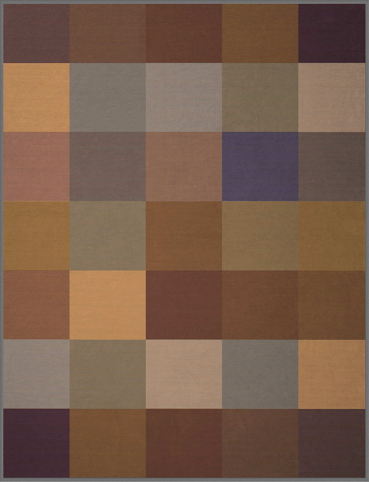 Bunte Wohndecke mit kariertem Muster in warmen Erdtönen, Draufsicht