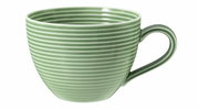 Grüne Kaffeetasse mit horizontalen Rillen, seitliche Perspektive