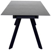 Moderner Esstisch mit rechteckiger Tischplatte und schrägen Beinen, Frontalansicht