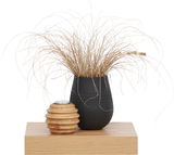 Dekoratives Wandboard mit schwarzer Vase und getrockneten Gräsern, daneben ein Teelichthalter aus Holz, Frontalansicht.