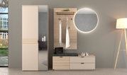 Moderne garderobecombinatie met spiegel, kapstokhaken en bankje in een stijlvol interieur.