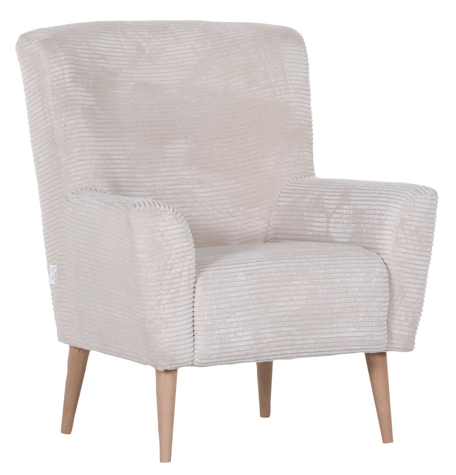 Cremeweißer Polstersessel mit Cordbezug, breiten Armlehnen und hellen Holzbeinen, freigestellt vor weißem Hintergrund, Ansicht schräg von vorn