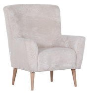 Cremeweißer Polstersessel mit Cordbezug, breiten Armlehnen und hellen Holzbeinen, freigestellt vor weißem Hintergrund, Ansicht schräg von vorn