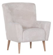 Crèmekleurige gestoffeerde fauteuil met corduroy bekleding, brede armleuningen en lichte houten poten, vrijstaand tegen een witte achtergrond, schuin vooraanzicht