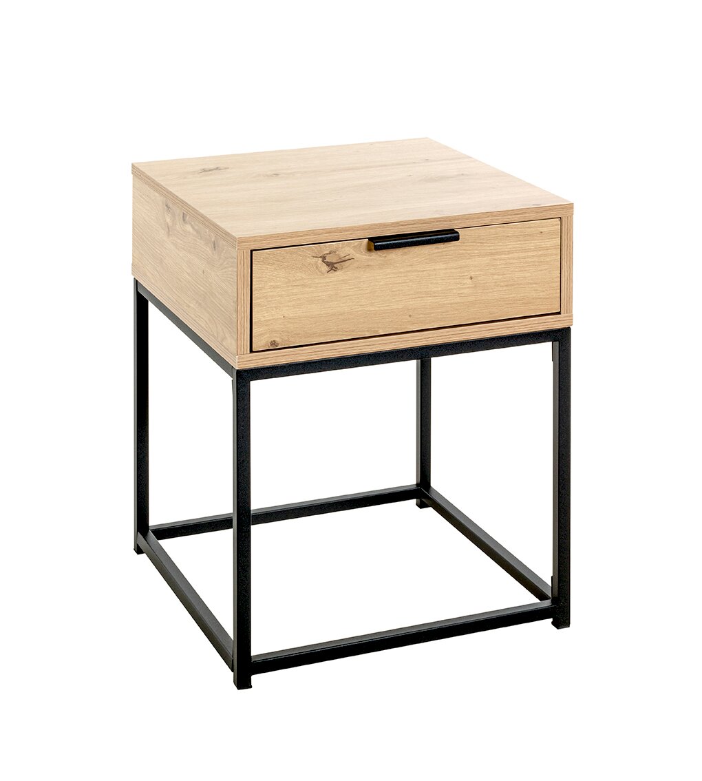 Moderner Nachttisch/Beistelltisch aus hellem Holz mit einer Schublade und schwarzem Metallgestell, freigestellt auf weißem Hintergrund, Ansicht schräg von vorne oben