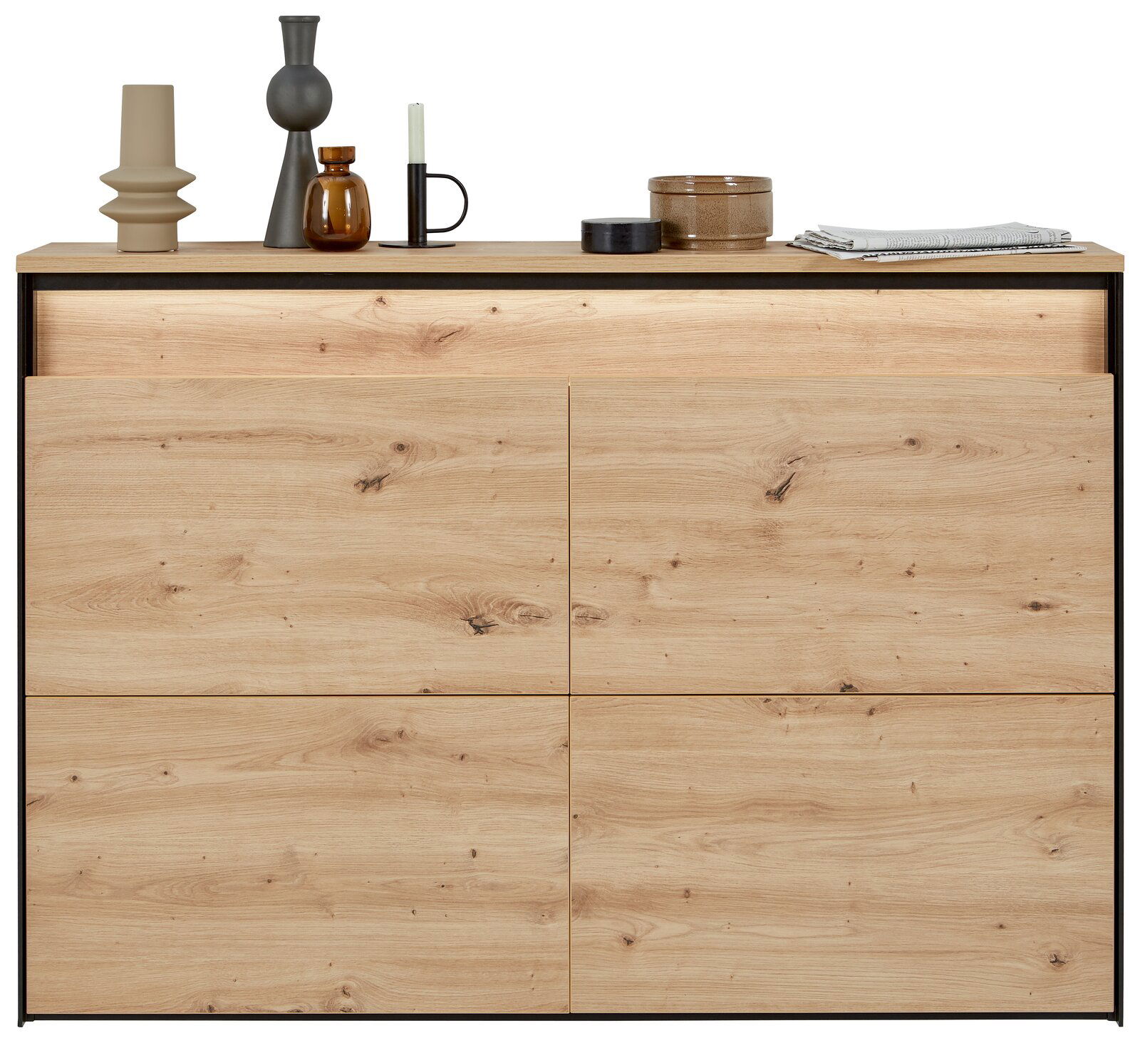 Moderner Hängeschuhschrank aus Holz mit Dekorationen auf der Oberseite, Frontalansicht