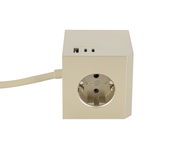 Steckdosenwürfel mit USB-Anschlüssen, Vorderansicht