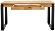 Moderner Schreibtisch aus Holz mit schwarzem Metallgestell und offener Schublade, Frontalansicht.
