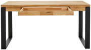 Moderner Schreibtisch aus Holz mit schwarzem Metallgestell und offener Schublade, Frontalansicht.