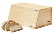 Brotkasten aus Gummibaumholz mit geschnittenem Brot, seitliche Perspektive
