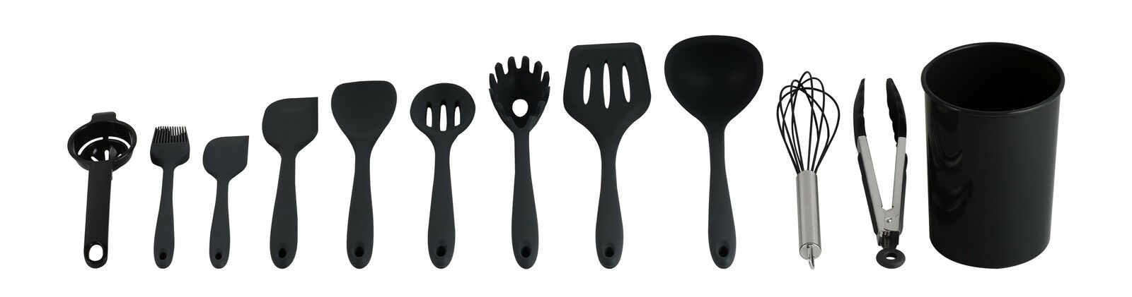 Küchenhelferset bestehend aus verschiedenen schwarzen Küchenutensilien, darunter ein Schneebesen, Zange und Löffel, aus der Vogelperspektive.