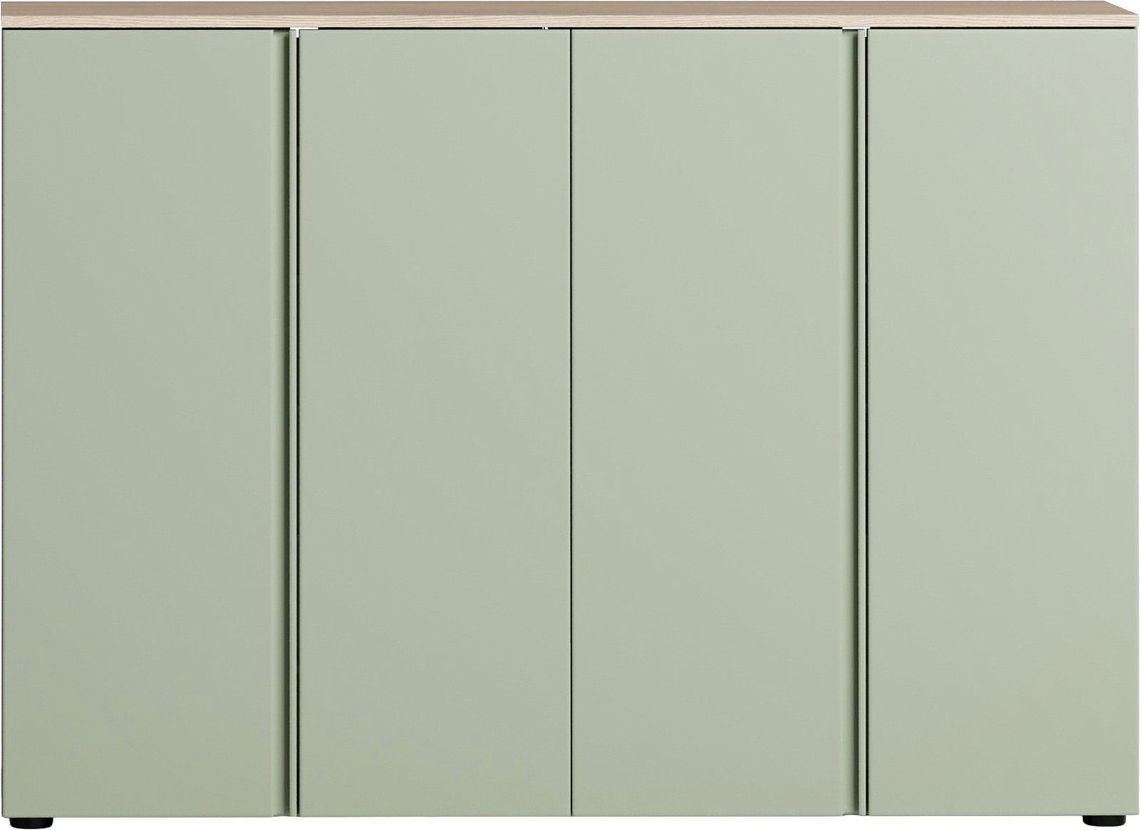 Frontansicht eines großen, modernen Schuhschranks mit vier Türen in einem sanften Grünton und einer Holzoberfläche.