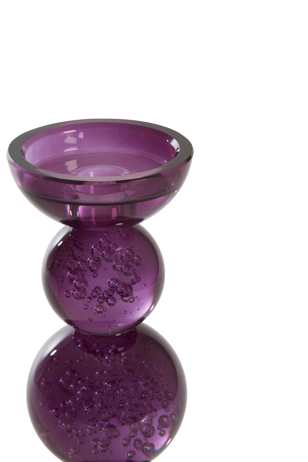 Lila Kerzenhalter aus Glas mit runder Basis und Schale, seitliche Perspektive