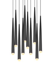 Moderne schwarze Pendelleuchte mit mehreren zylindrischen Lampenschirmen, von unten betrachtet.