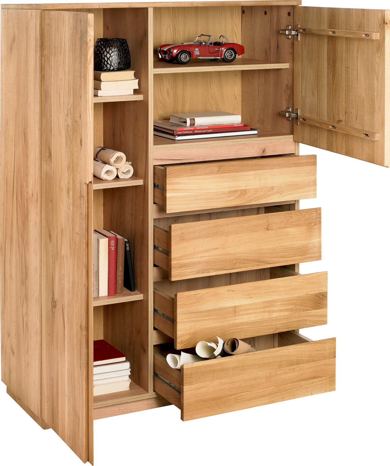 Hochwertiges Highboard aus Holz mit offenen Schubladen und Regalfächern, gefüllt mit Büchern und Dekorationen, aus einer schrägen Perspektive fotografiert.