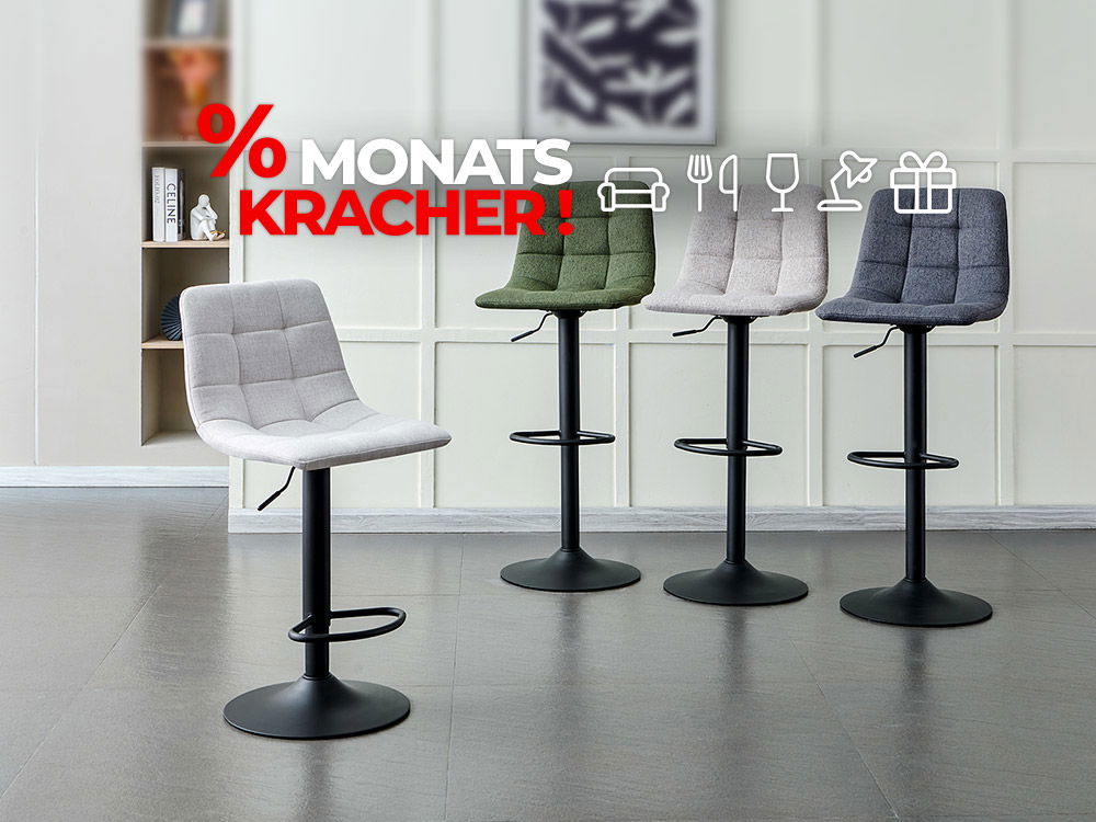 „% MONATSKRACHER!“ über vier modernen Barhockern in Grau- und Grüntönen in hellem Wohnraum