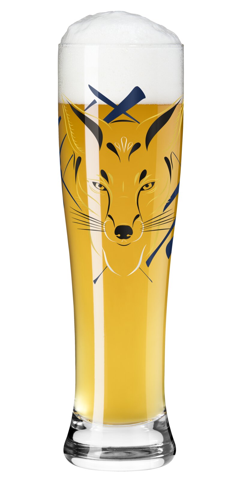Hohes Weizenglas mit goldgelbem Bier und weißer Schaumkrone, verziert mit stilisiertem Fuchs-/Tierkopf-Motiv in Blau und Schwarz, frontale Produktansicht.