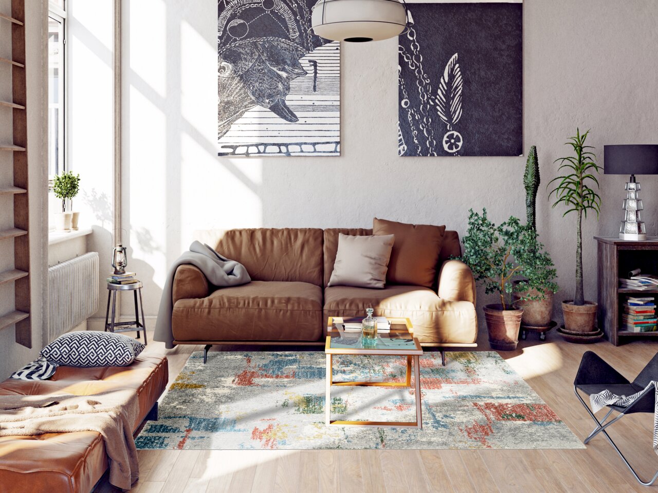 Wohnzimmer mit modernem Frisé-Teppich in bunten Farben, braunem Ledersofa und Pflanzen, von vorne betrachtet.