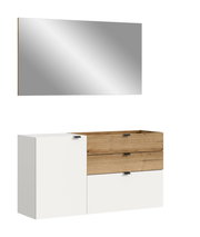 Modernes Badmöbel-Set mit großem Wandspiegel und Waschtischunterschrank in Weiß und Holzoptik mit schwarzen Griffen, Frontansicht leicht schräg von links