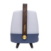 Frontansicht einer tragbaren Lampe mit Holzgriff und blauem Sockel, Markenname 'kooduu' sichtbar.