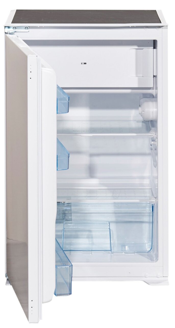Offener Kühlschrank mit Gefrierfach, Ansicht von vorne links