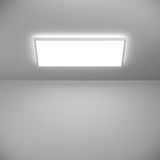Rechteckige LED-Deckenleuchte ROVITO, von unten betrachtet, mit gleichmäßiger Lichtverteilung und modernem Design.